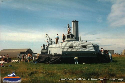 BH7 being moved to The Hovercraft Museum -  (credit: The <a href='http://www.hovercraft-museum.org/' target='_blank'>Hovercraft Museum Trust</a>).